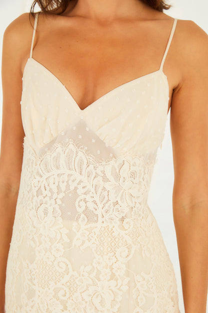 Vestido Nesgas Com Renda