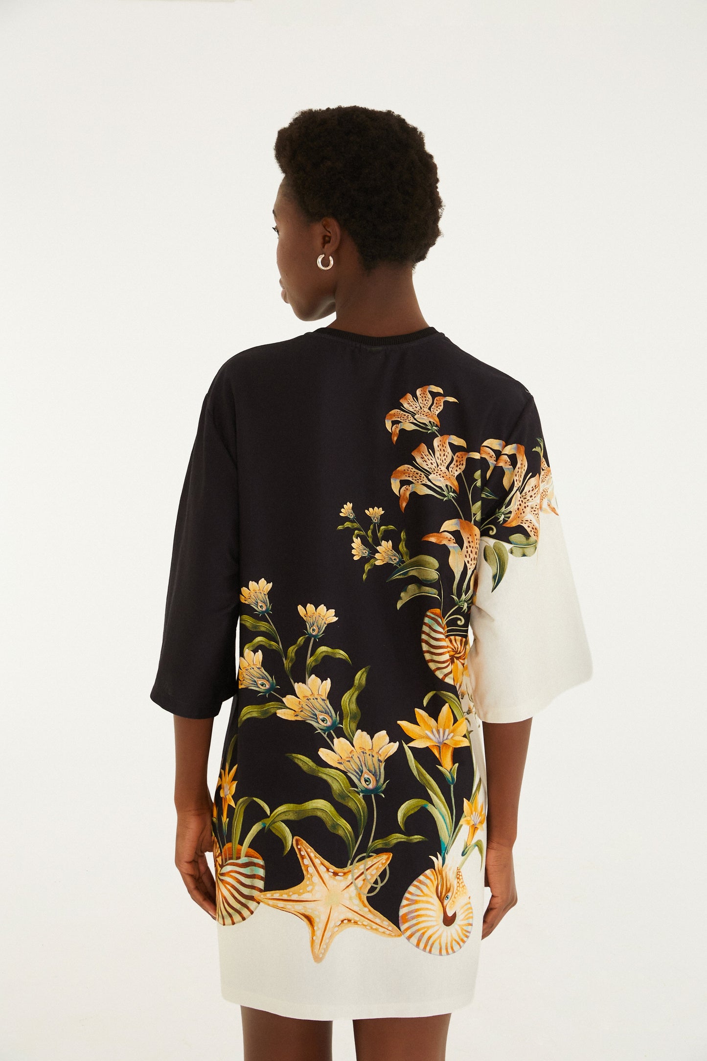 Vestido T-Shirt Big Estampado Concha Surreal