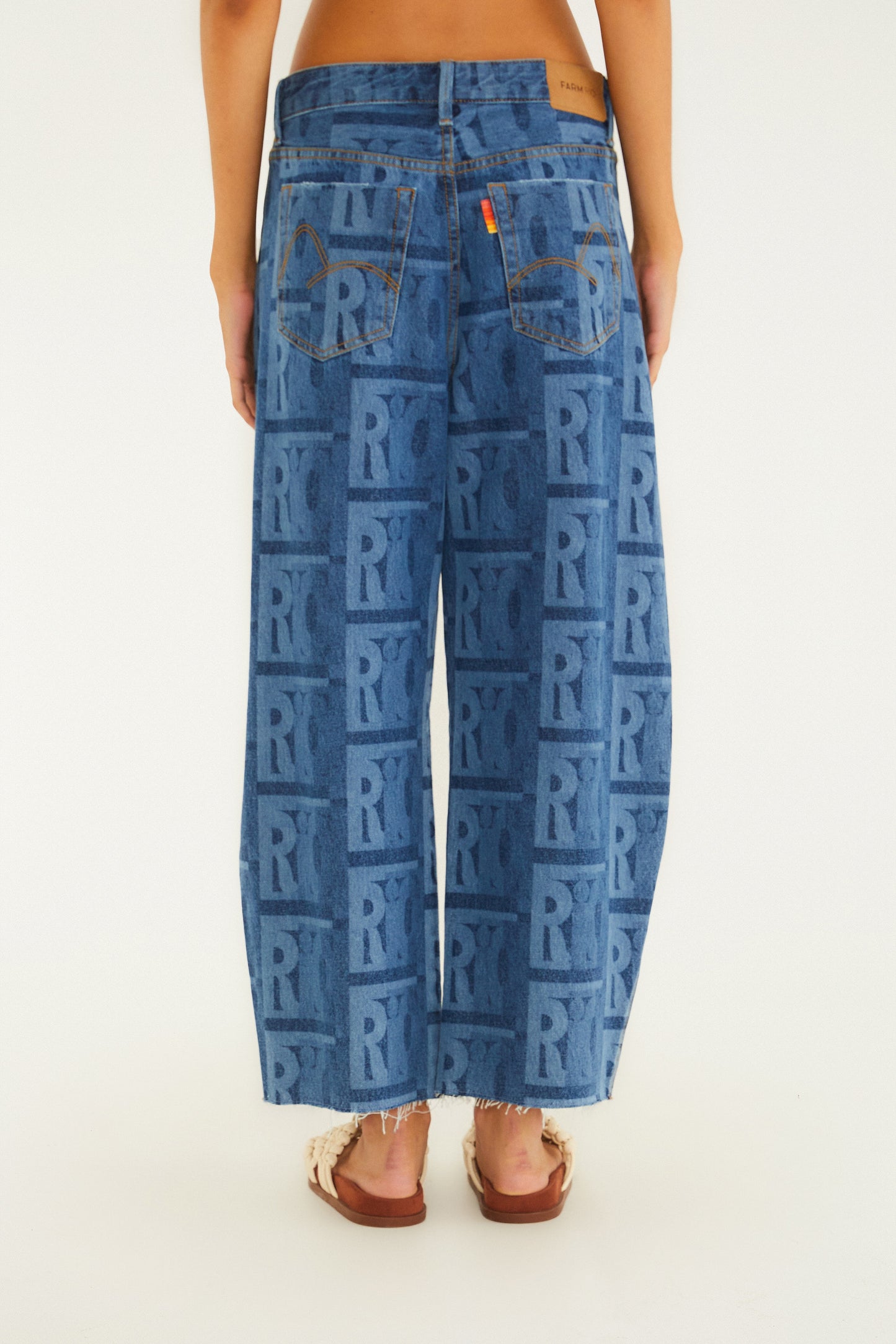 Pantalón de Jeans Barrel Laser Rio Gráfico