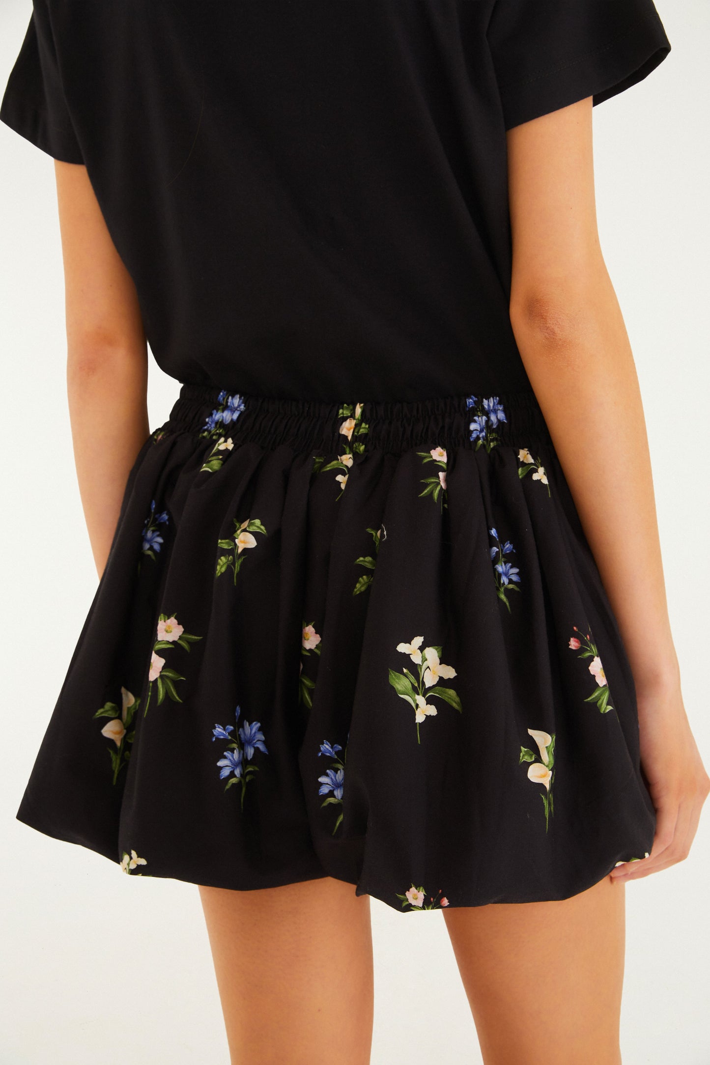 Shorts Balonê Estampado Água De Flor