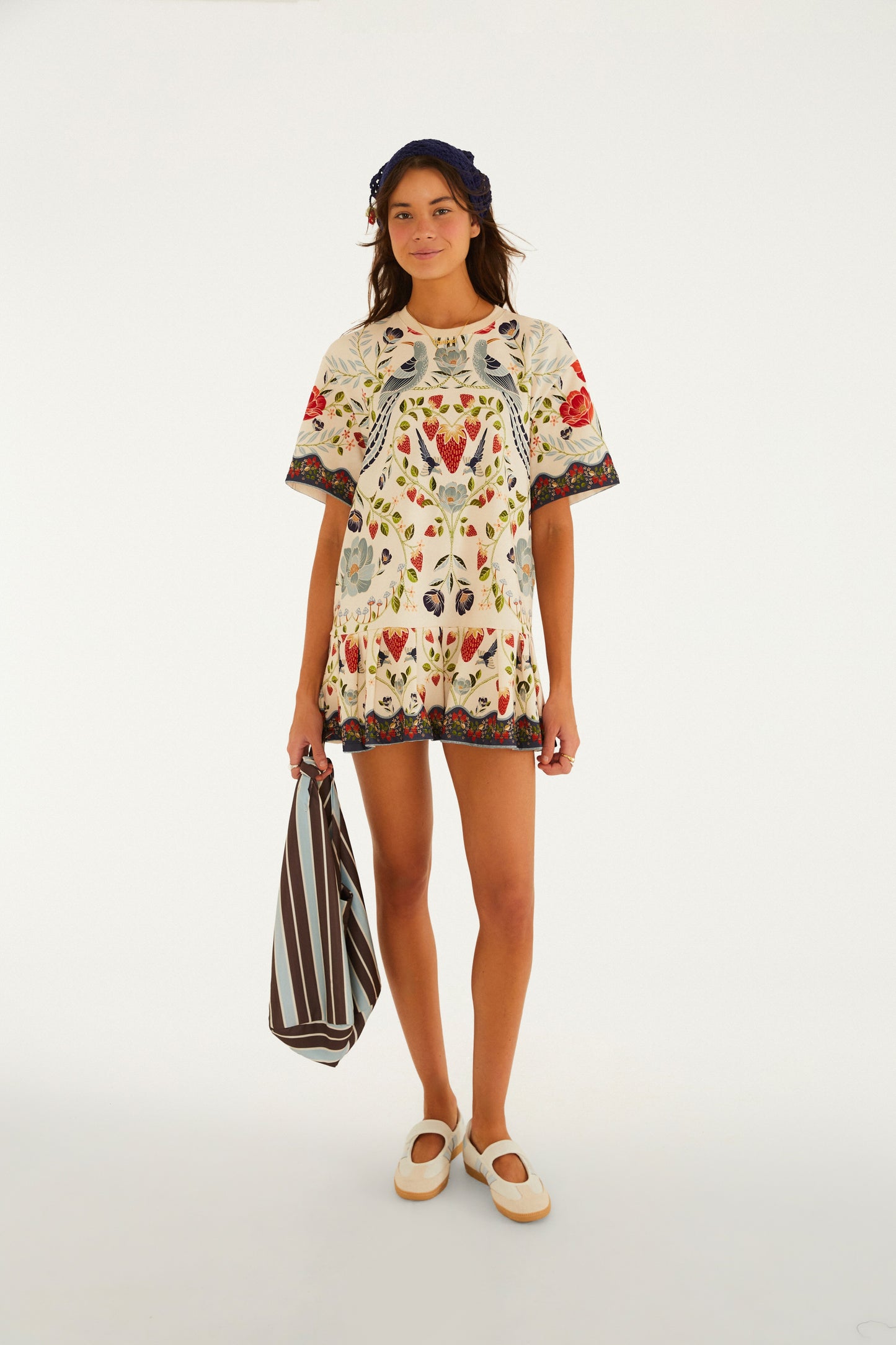 Vestido Corto Moletom Estampado Sonho De Morango