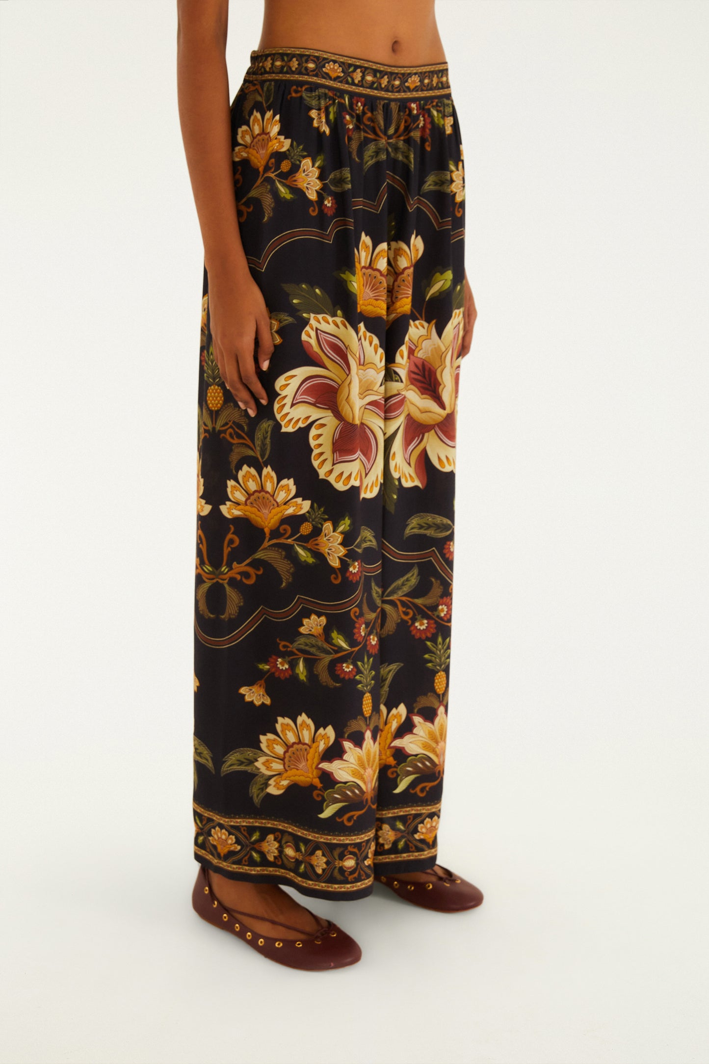 Pantalón Estampada Jardim Majestoso