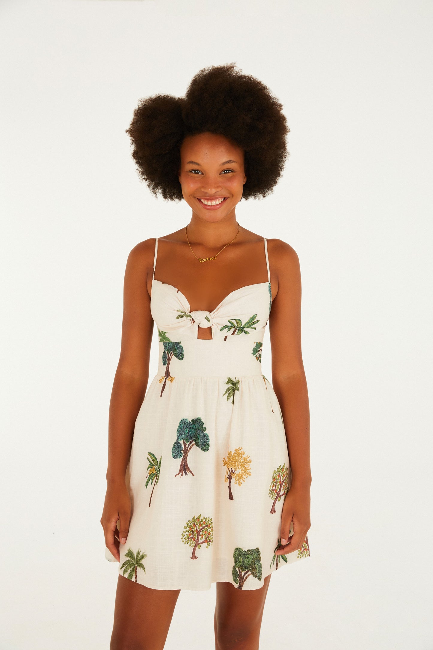 Vestido Corto Estampado Borda Árvore