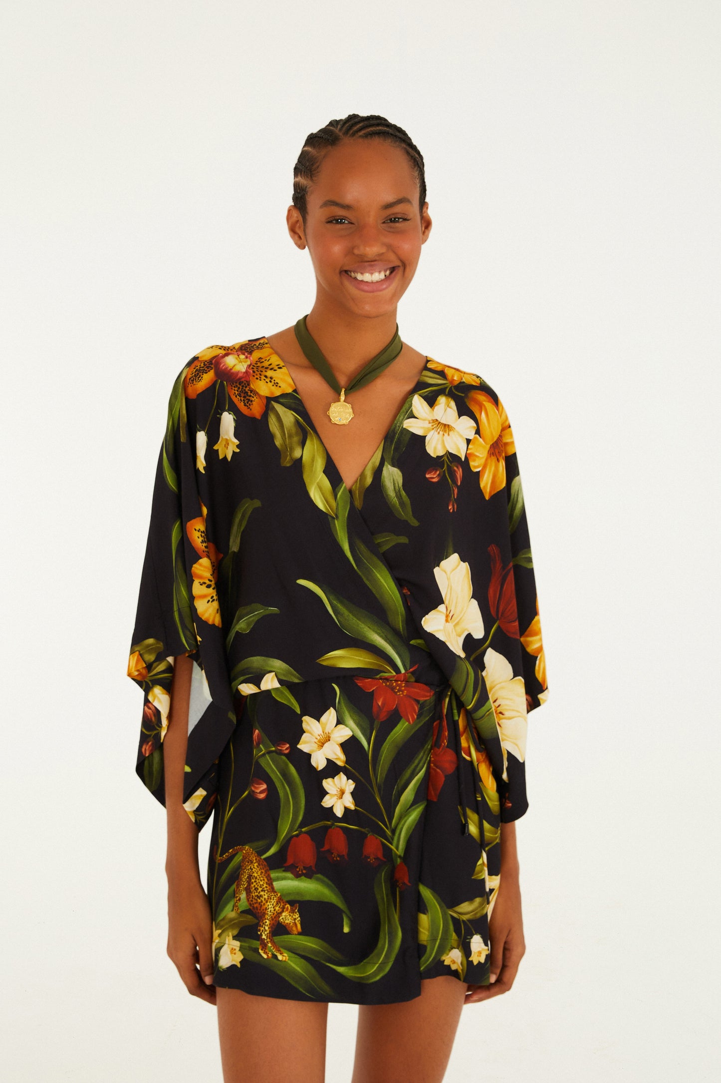 Vestido Corto Estampado Selva De Flor