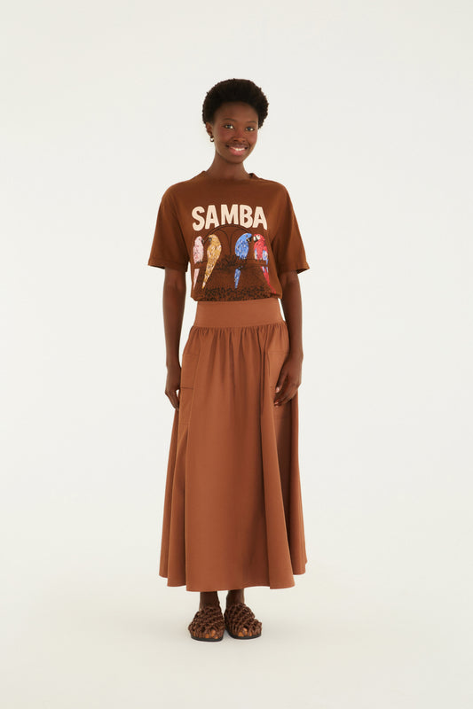 T-Shirt Media Na Avenida Marrom