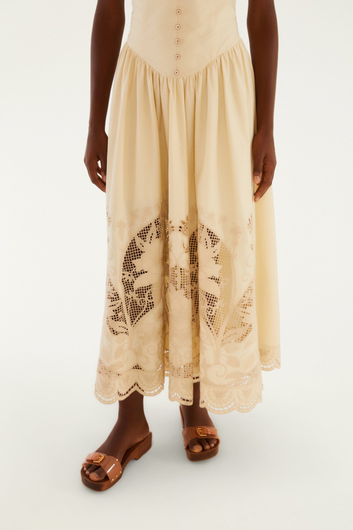 Vestido Richelieu Floral Bege Whitecap