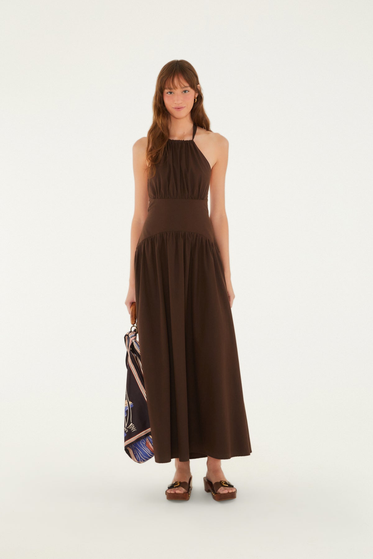 Vestido Cuello Halter Midi Marrom Ebano