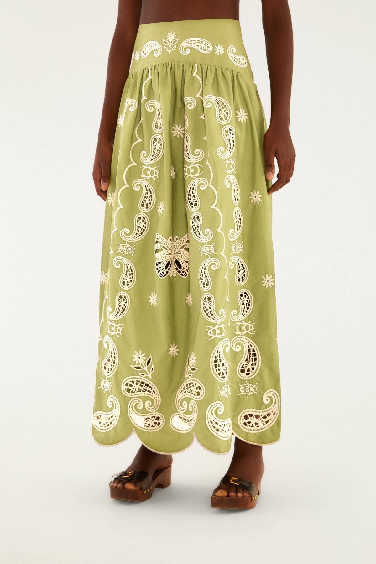 Falda Cropped Bordada Bandanas Jardim Verde Arruda