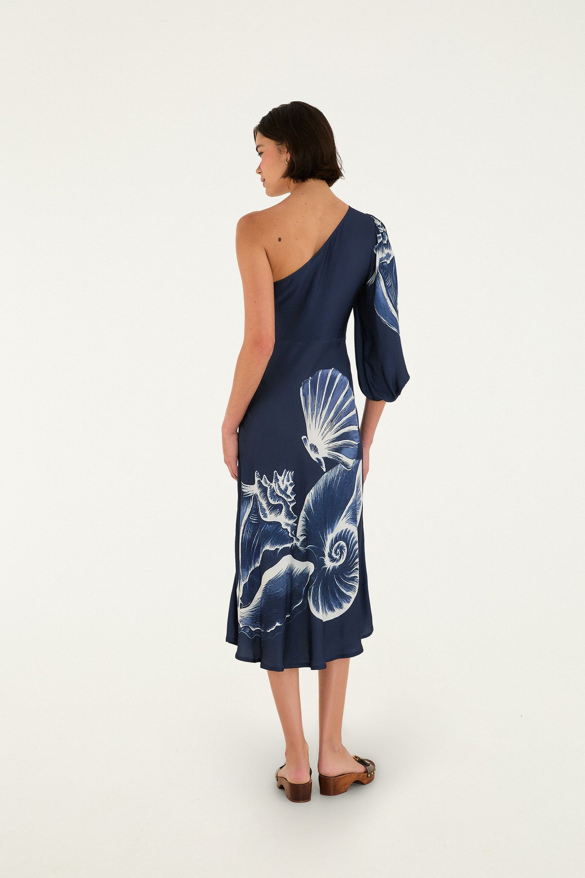 Vestido Largo Un Hombro Estampado Maxi Conchas