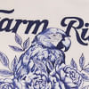 Camiseta Fit Arara Em Flores