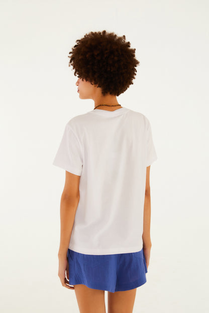 Camiseta Fit Arara Em Flores