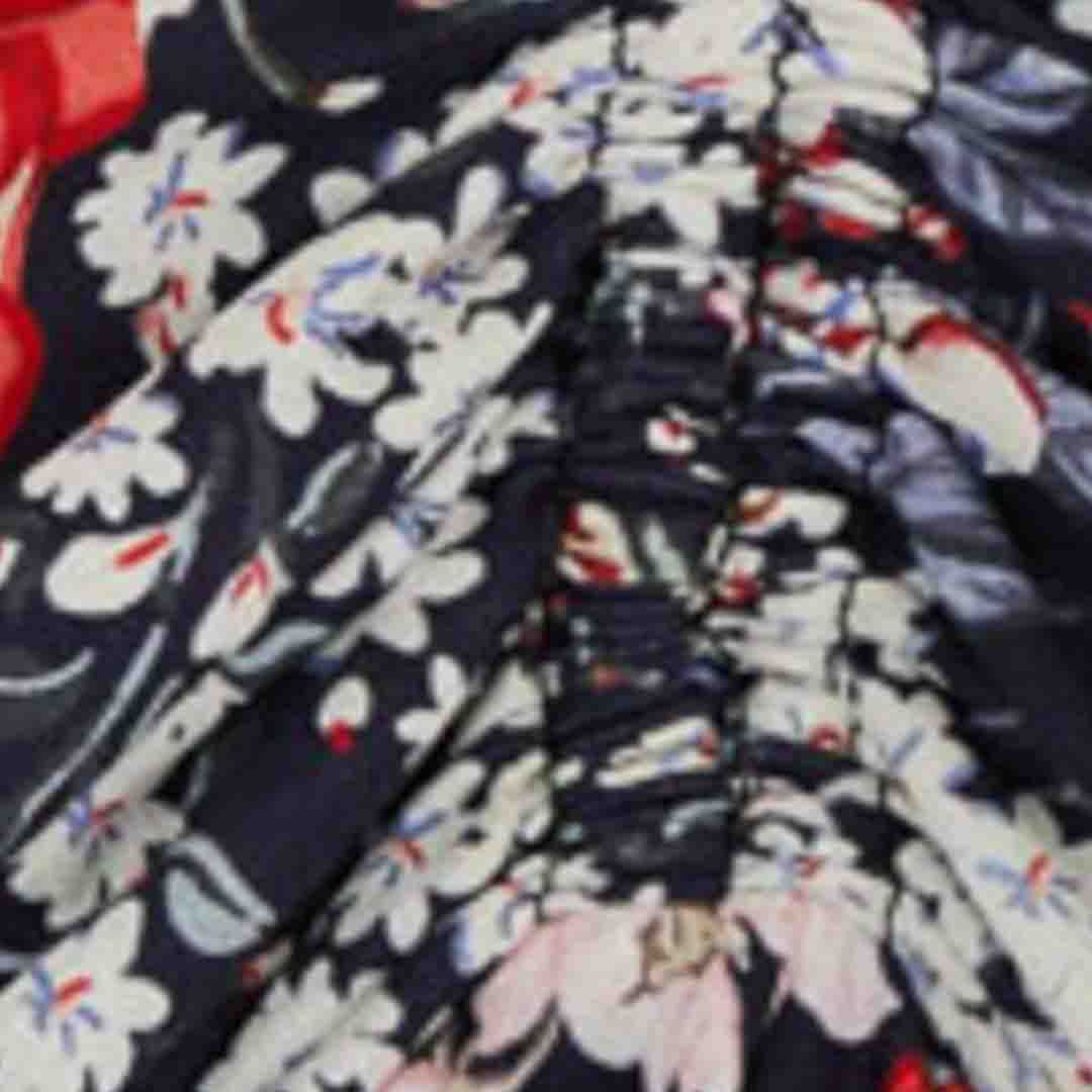 Blusa Volantes Estampada Canteiro de Passarinhos